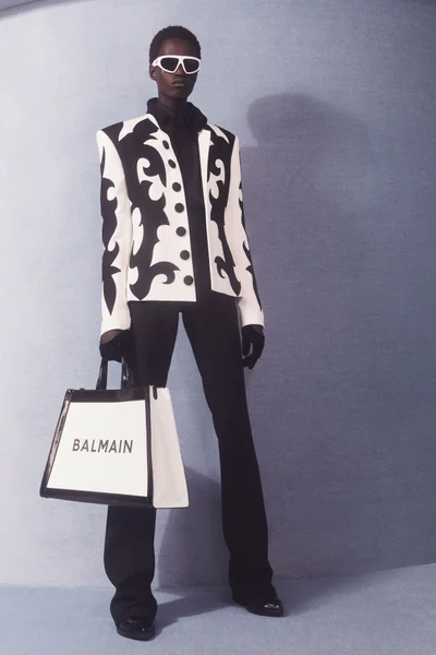 Look 12